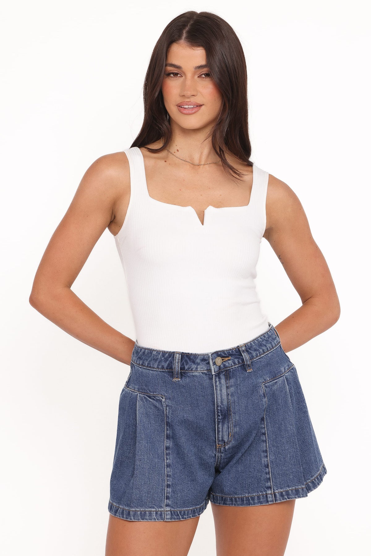 Abrand 94 Pleated Short - Bella